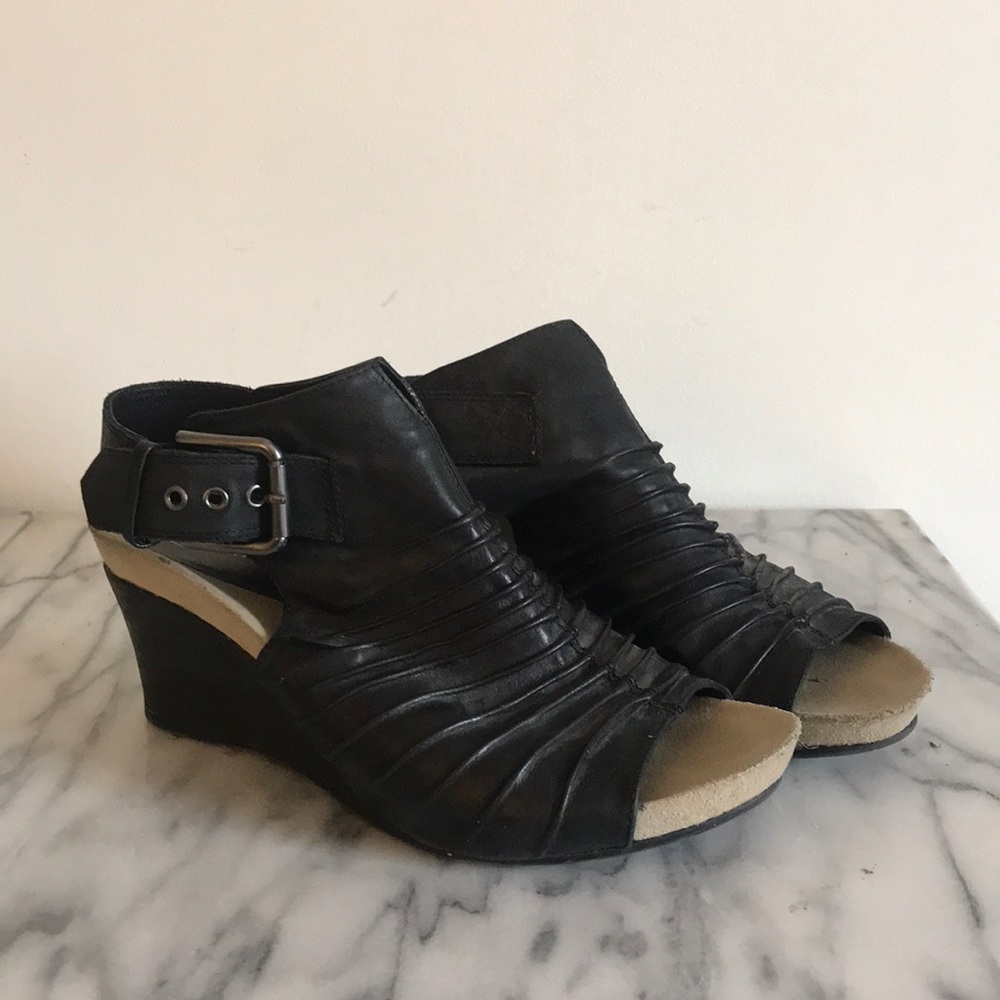 Earthies black leather wedges